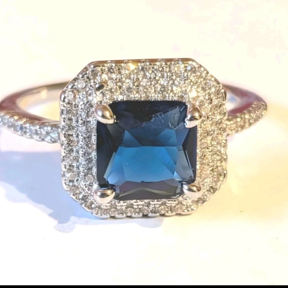 Dazzling Deep Blue Sapphire and Silvery Halo Ring Sz 10